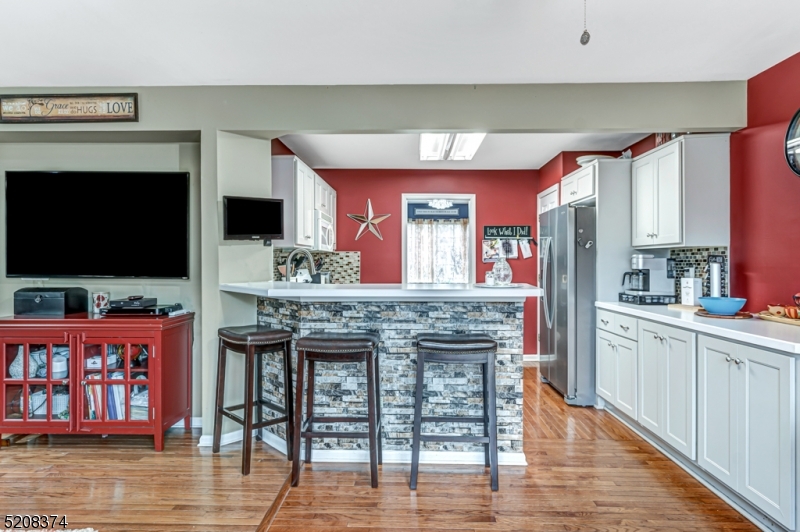 WATER'S EDGE - Residential