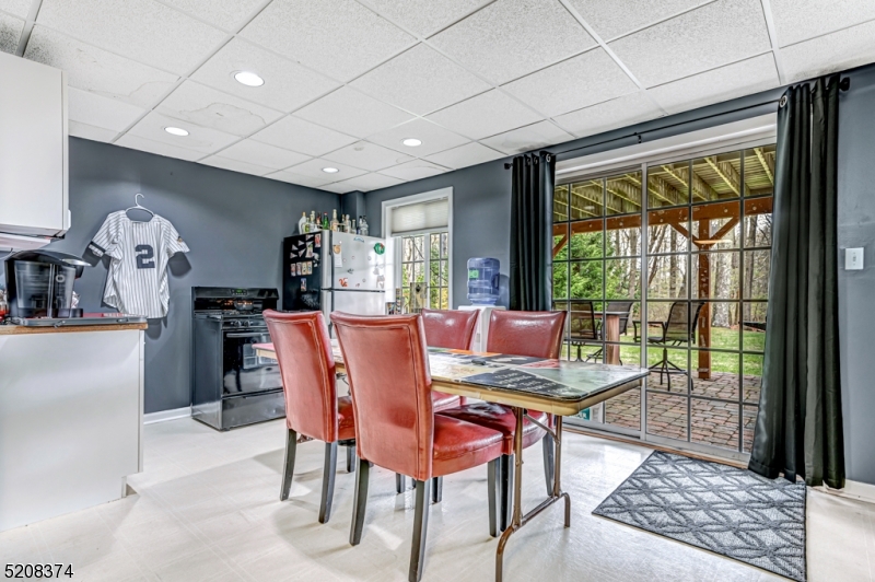 WATER'S EDGE - Residential