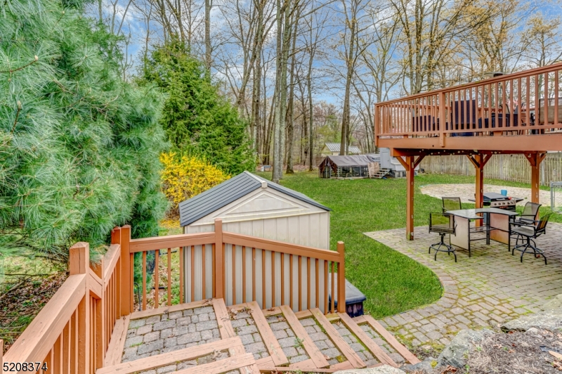 WATER'S EDGE - Residential