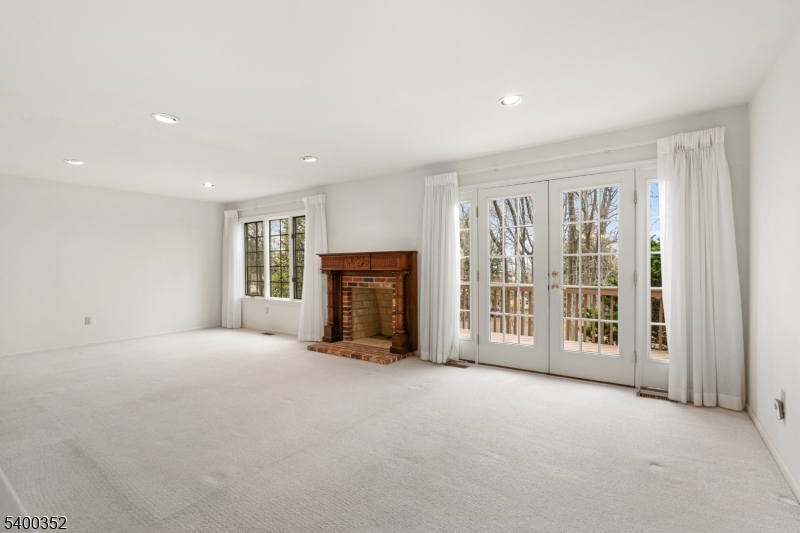 Woodcrest - Residential