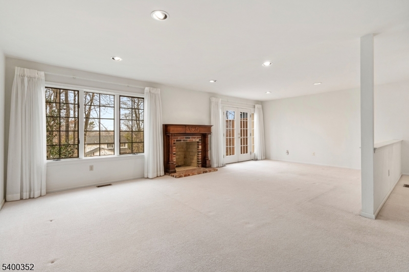 Woodcrest - Residential