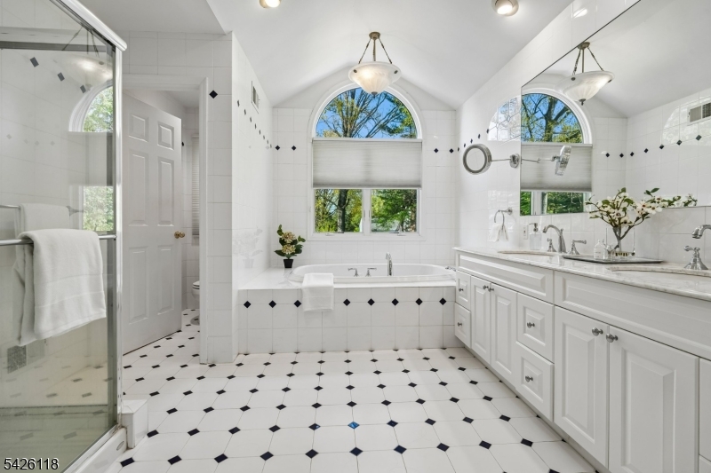 POET'S SECTION - Residential