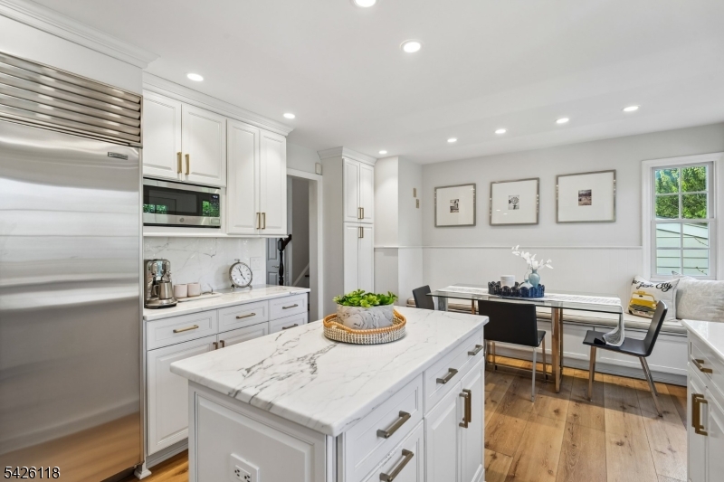 POET'S SECTION - Residential