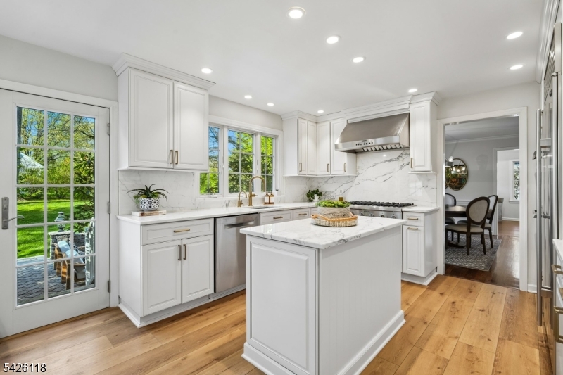 POET'S SECTION - Residential