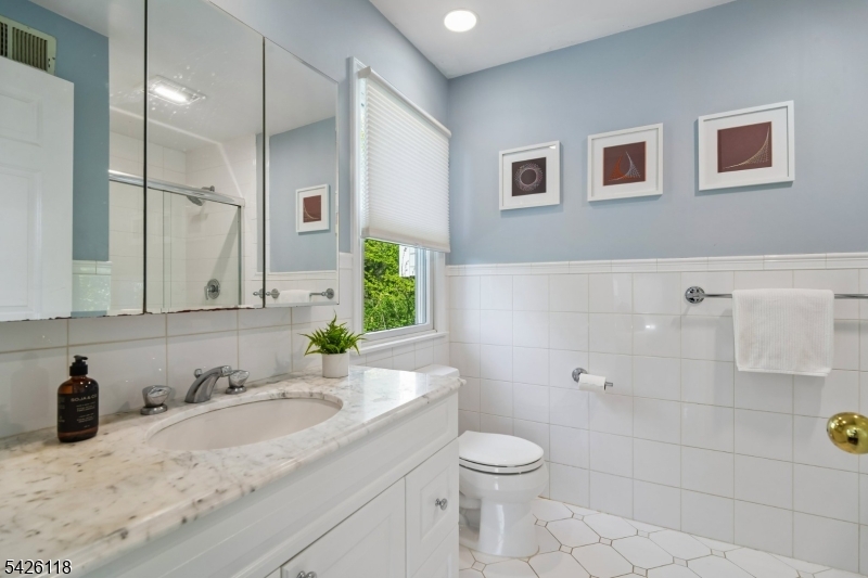 POET'S SECTION - Residential