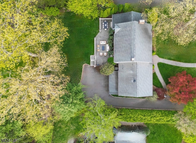 POET'S SECTION - Residential