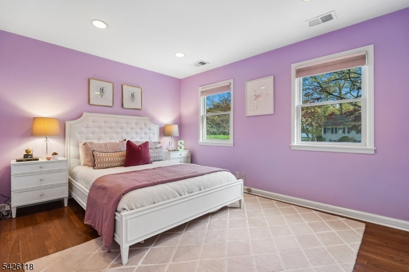 POET'S SECTION - Residential