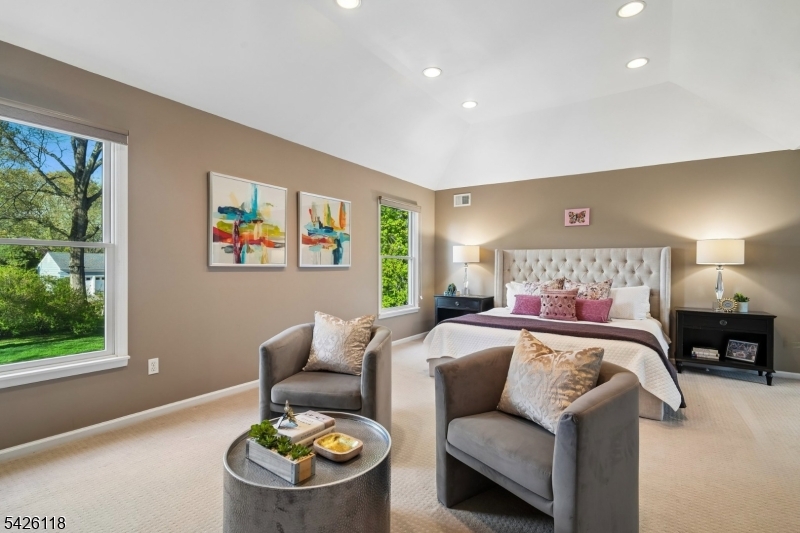 POET'S SECTION - Residential