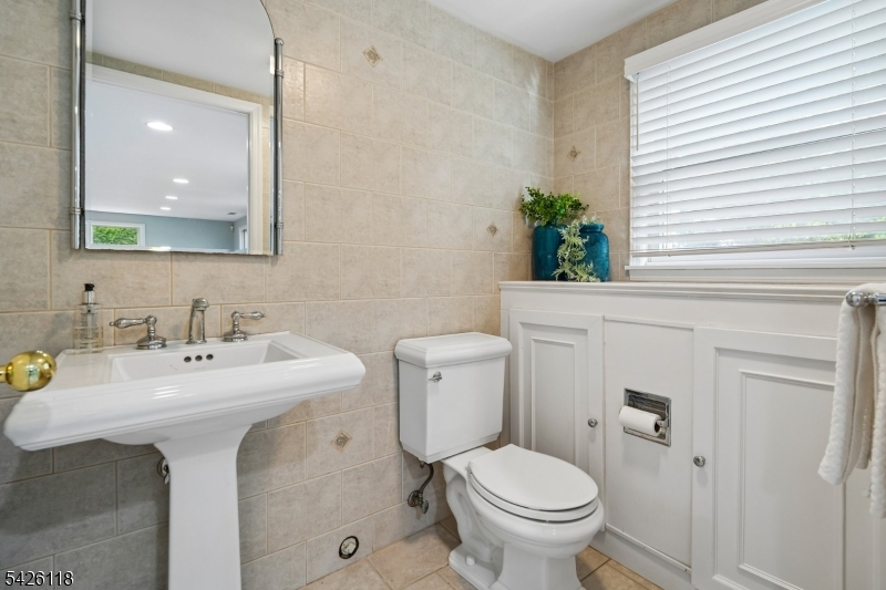 POET'S SECTION - Residential