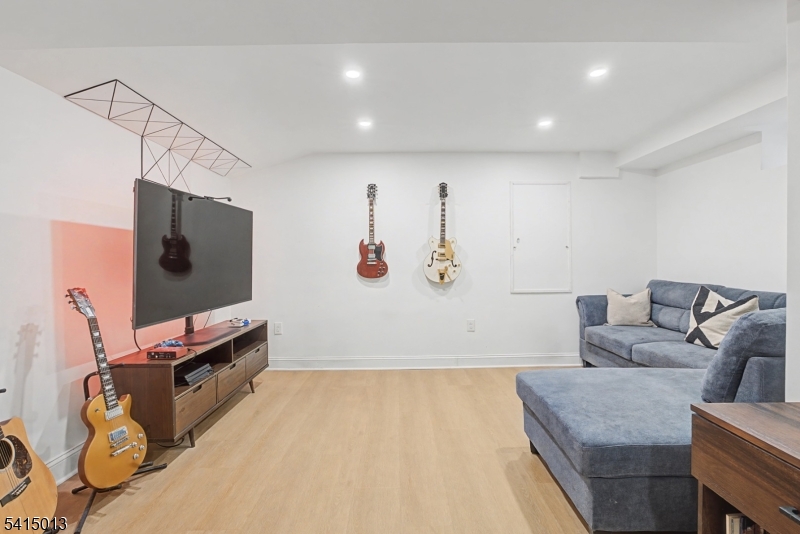 Redwood - Residential