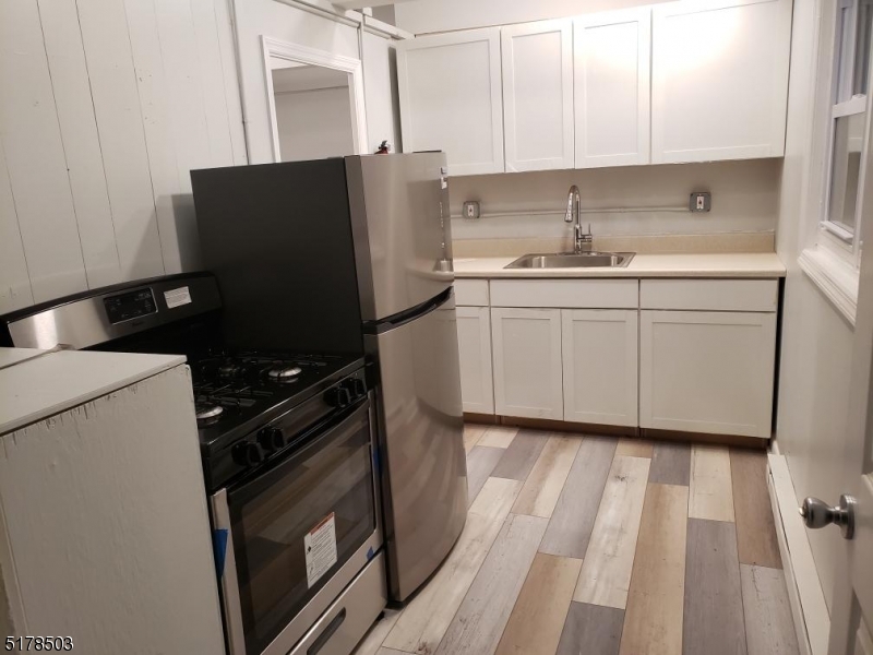 HIGHLAND LAKES - Residential Lease