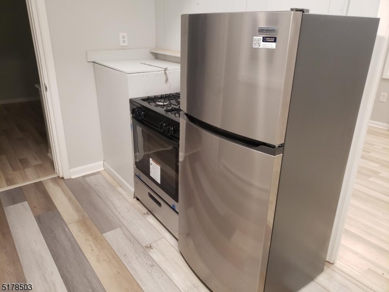 HIGHLAND LAKES - Residential Lease