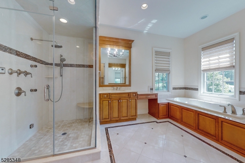 SADDLE RIVER GRAND - Residential