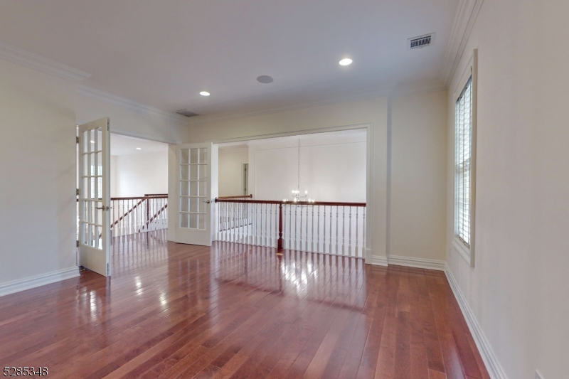 SADDLE RIVER GRAND - Residential