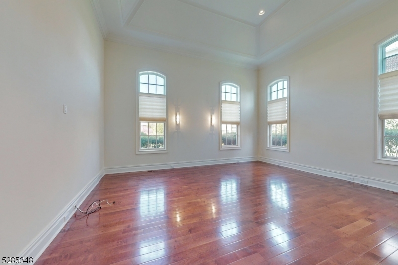 SADDLE RIVER GRAND - Residential