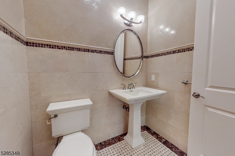 SADDLE RIVER GRAND - Residential