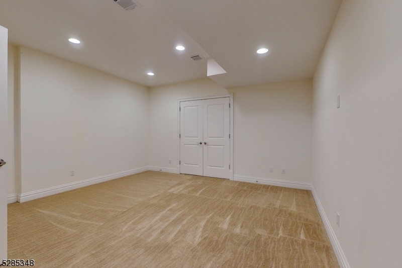 SADDLE RIVER GRAND - Residential