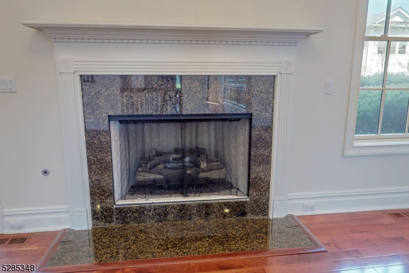 SADDLE RIVER GRAND - Residential