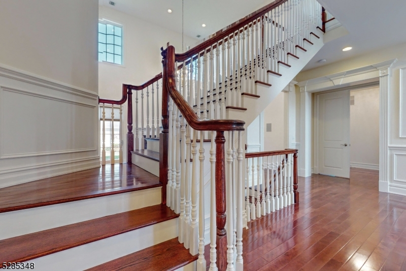 SADDLE RIVER GRAND - Residential