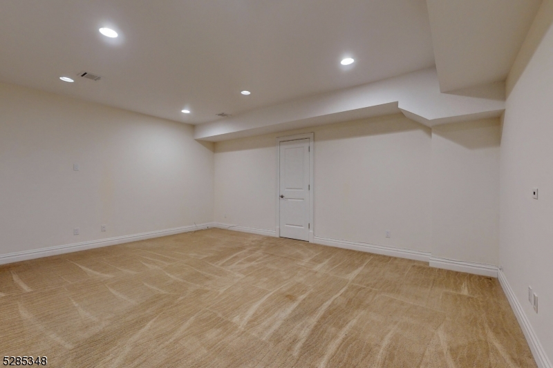 SADDLE RIVER GRAND - Residential