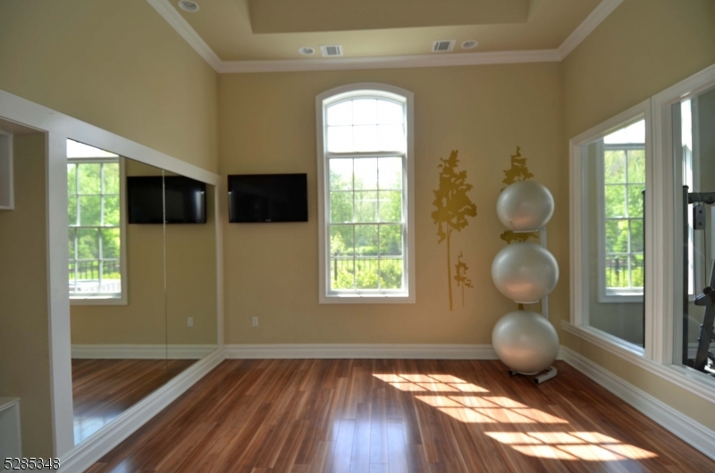 SADDLE RIVER GRAND - Residential