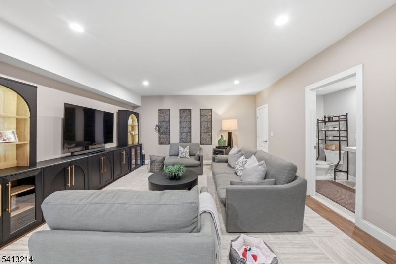 Argonne Woods - Residential