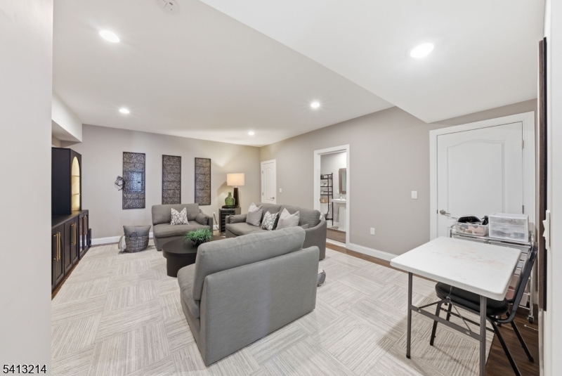 Argonne Woods - Residential