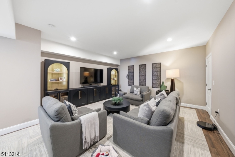 Argonne Woods - Residential