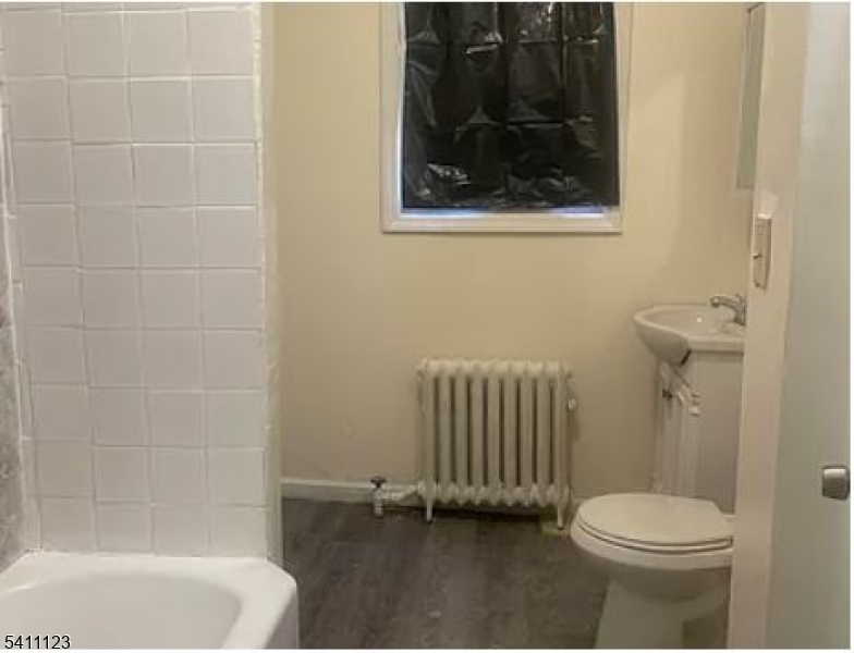 DOWNTOWN - Residential Lease