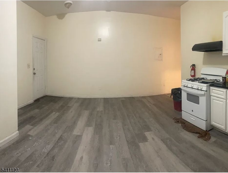 DOWNTOWN - Residential Lease