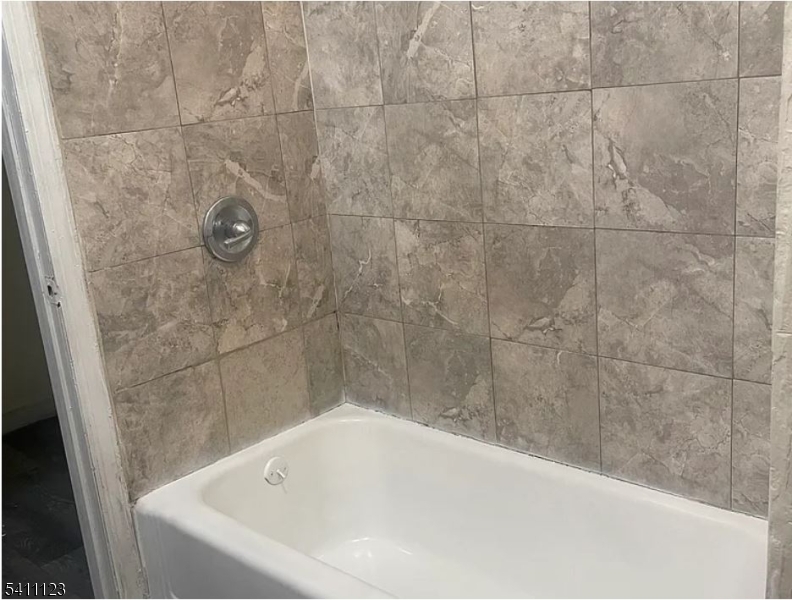 DOWNTOWN - Residential Lease