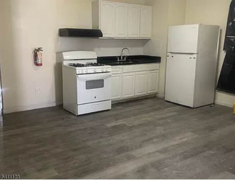 DOWNTOWN - Residential Lease