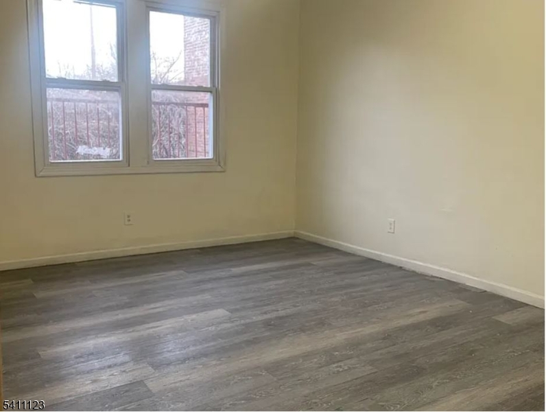 DOWNTOWN - Residential Lease