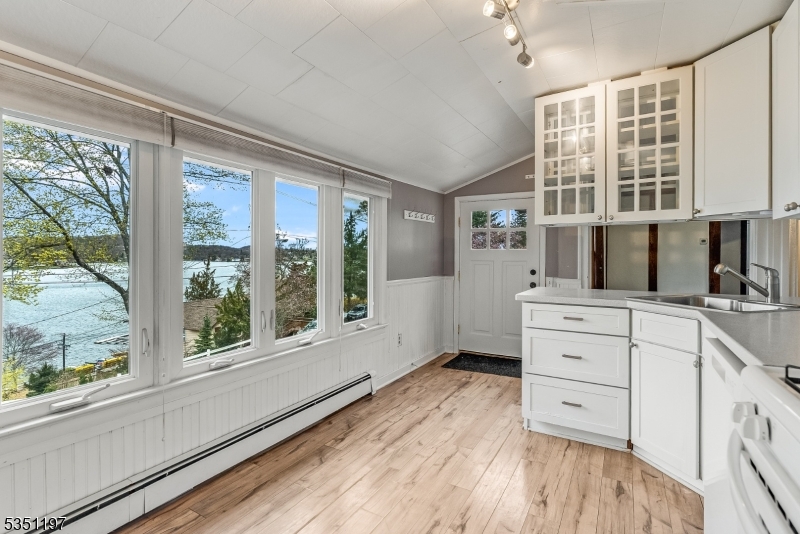 121 Springbrook Trl
