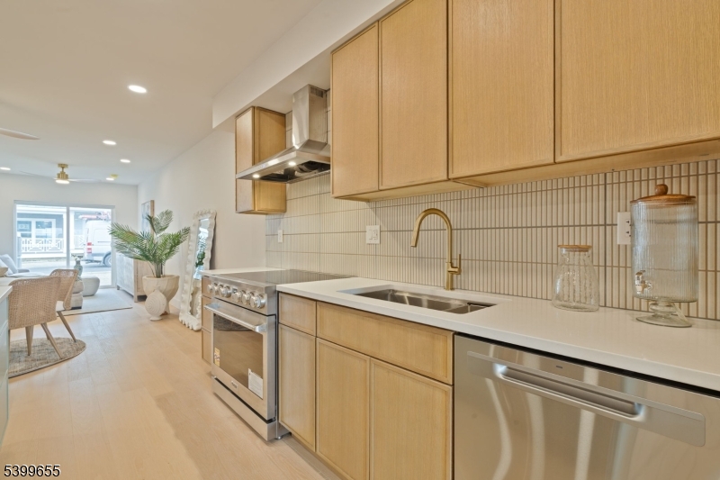 Avon Lakeview Townhomes - Residential