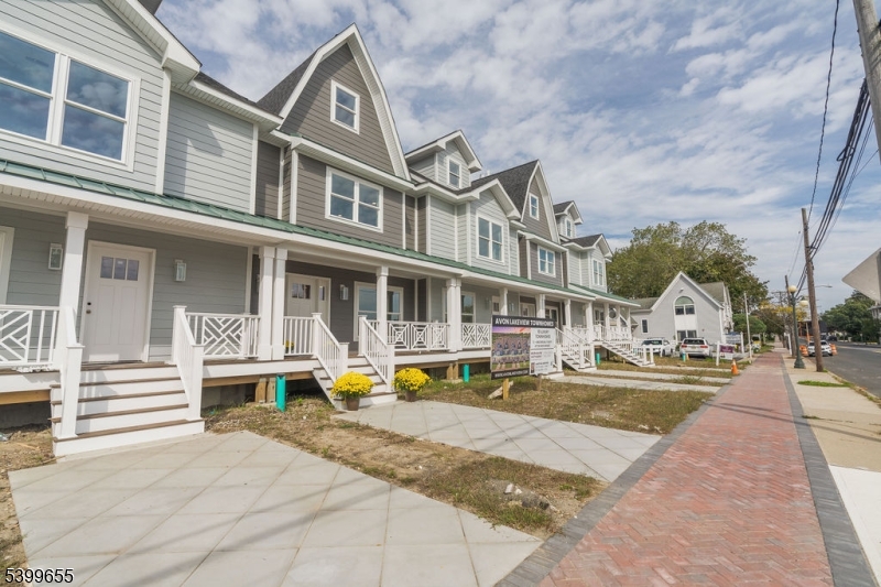 Avon Lakeview Townhomes - Residential