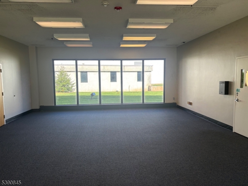 Bridgewater Twp., New Jersey 08807, United States, ,Residential,Active,231656