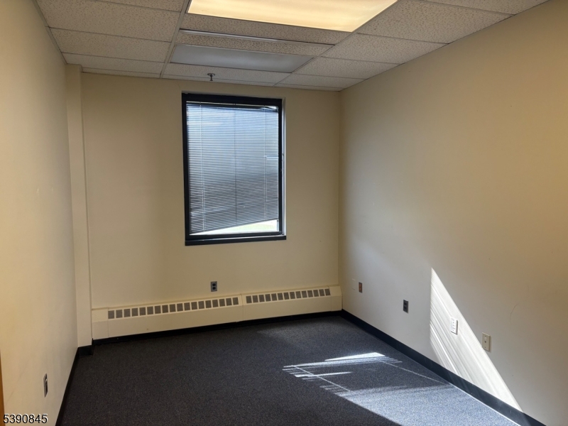 Bridgewater Twp., New Jersey 08807, United States, ,Residential,Active,231656