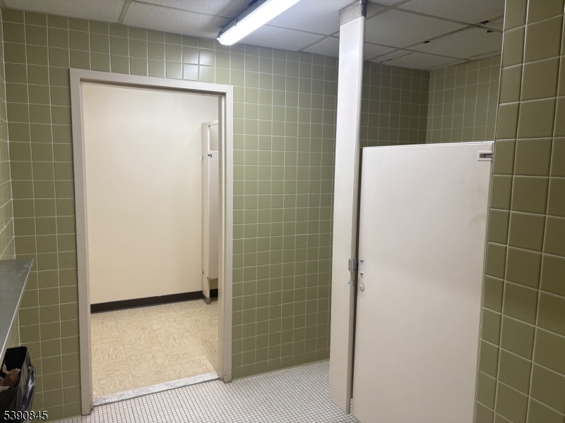 Bridgewater Twp., New Jersey 08807, United States, ,Residential,Active,231656