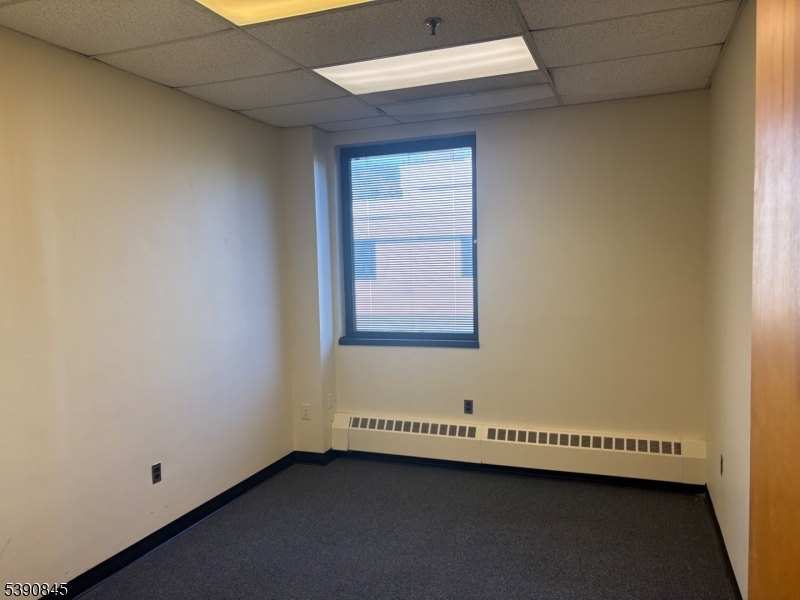 Bridgewater Twp., New Jersey 08807, United States, ,Residential,Active,231656