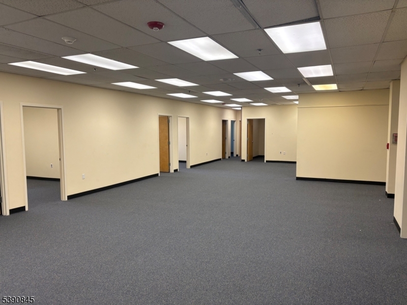 Bridgewater Twp., New Jersey 08807, United States, ,Residential,Active,231656