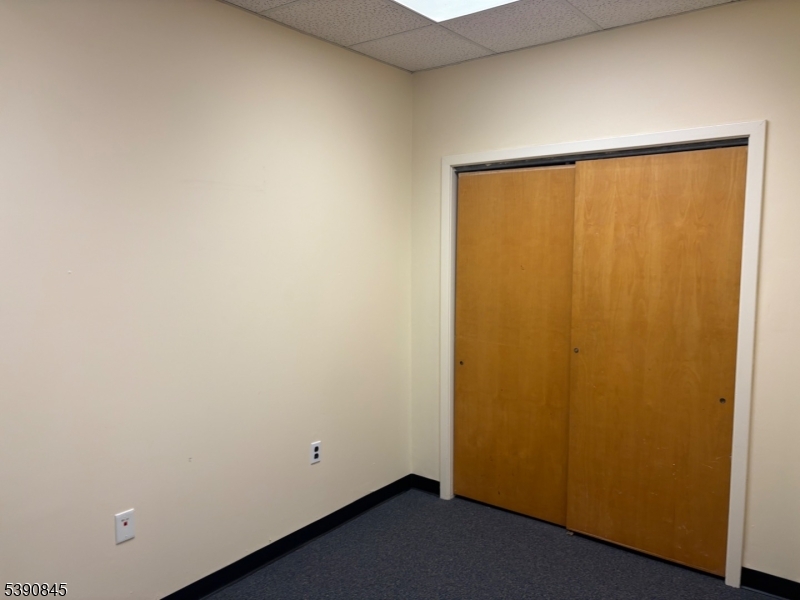 Bridgewater Twp., New Jersey 08807, United States, ,Residential,Active,231656