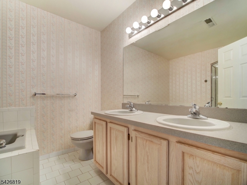 Montville Chase - Residential