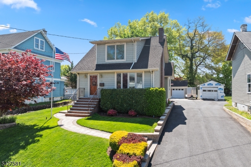 South Side or 400 Block - Residential
