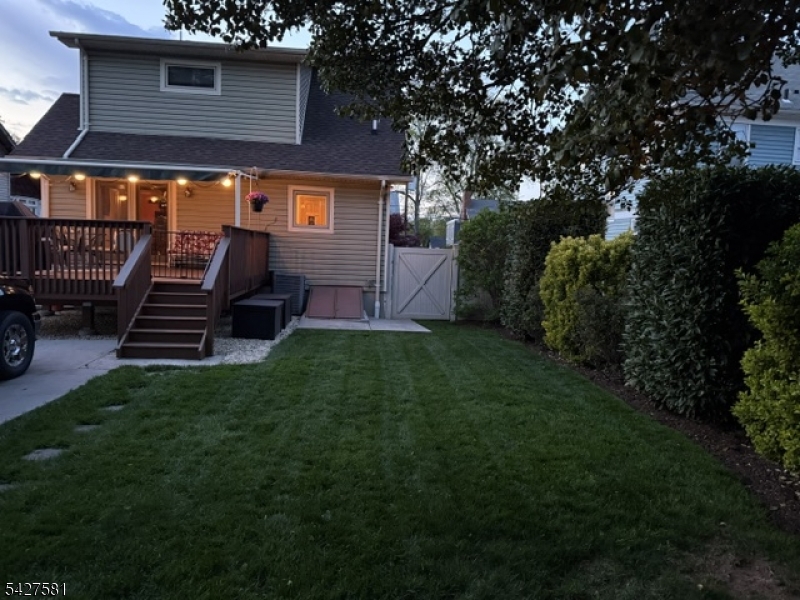 South Side or 400 Block - Residential