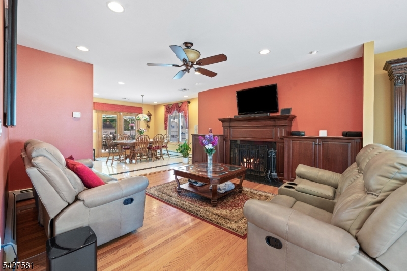 South Side or 400 Block - Residential