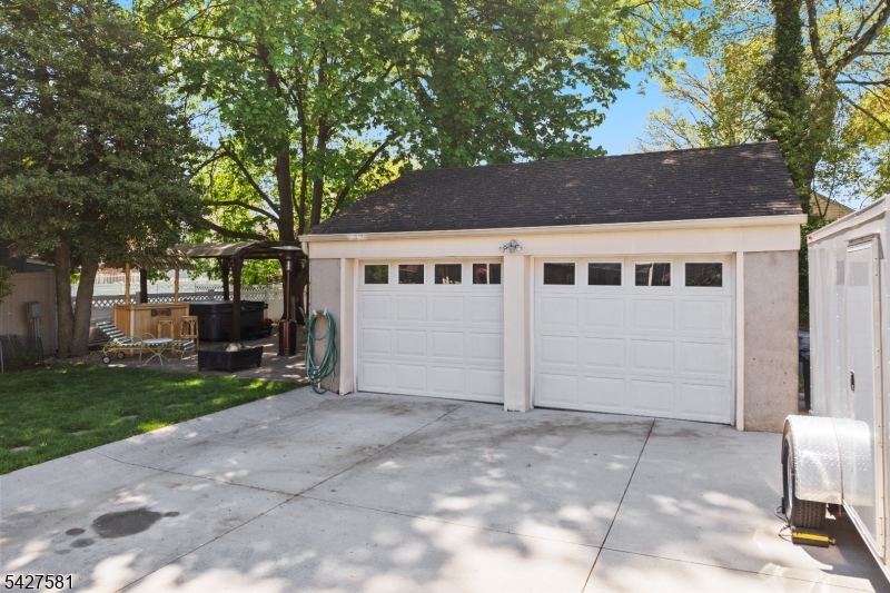 South Side or 400 Block - Residential