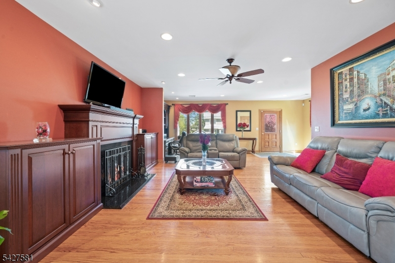 South Side or 400 Block - Residential