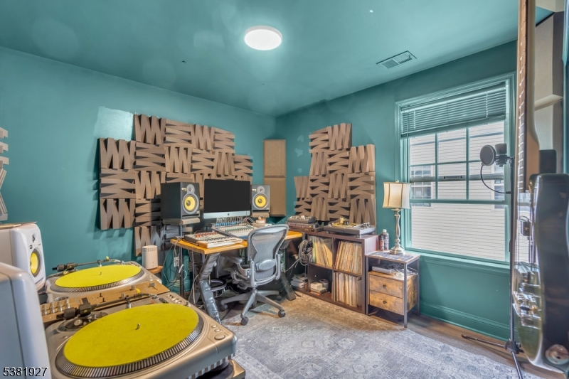 Wellington Manor - Residential