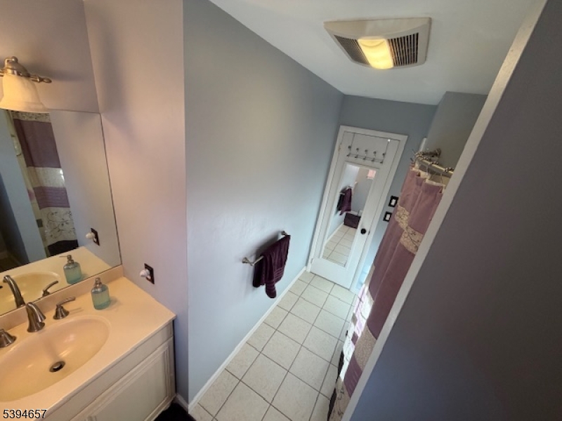 Barry Lakes - Residential